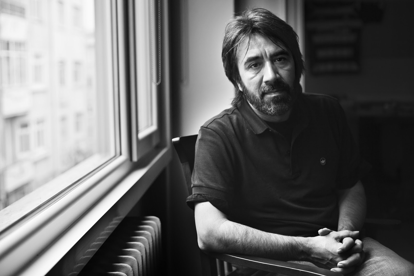 Zeki Demirkubuz’un Fotoğrafları Baksı Müzesi’nde: “Hayatta ve Fotoğrafta En İyi Pozu Yalnızlar Verir” 