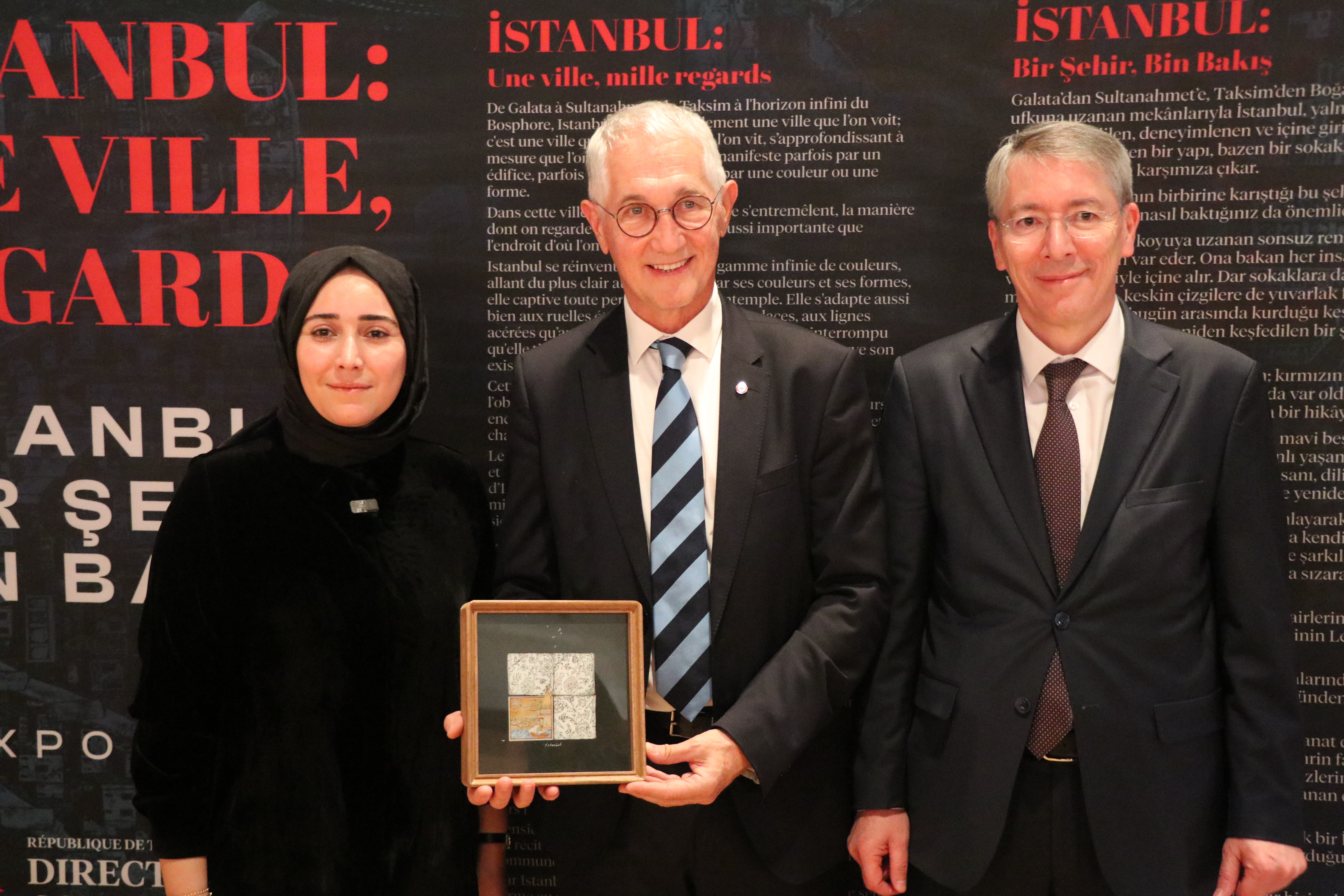 İstanbul’un Ruhu Paris’te: “İstanbul: Bir Şehir, Bin Bakış” Sergisi Sanatseverlerle Buluştu 