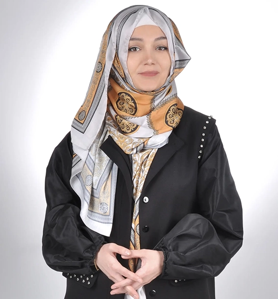 Esra Topçuoğlu 